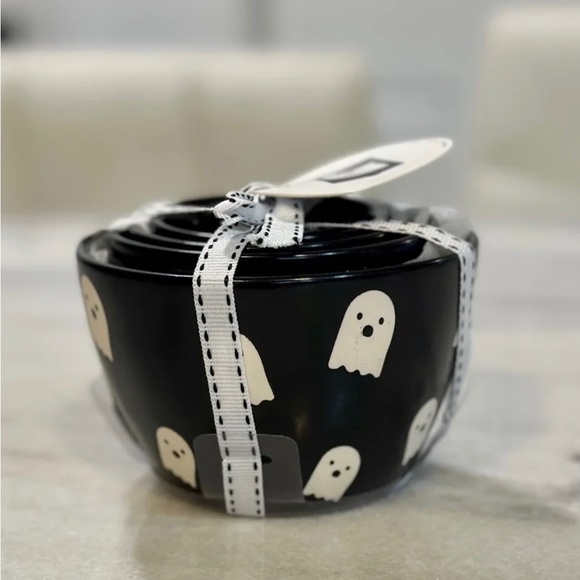 LAST ONE! Rae Dunn Ghost 👻 Measuring Cups - Picture 2 of 3